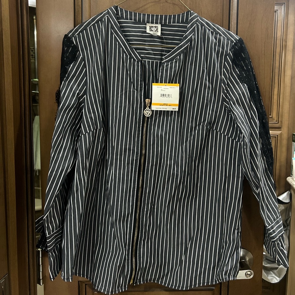 NWT Anne Klein charcoal and white stripes with black lace. Size Small.